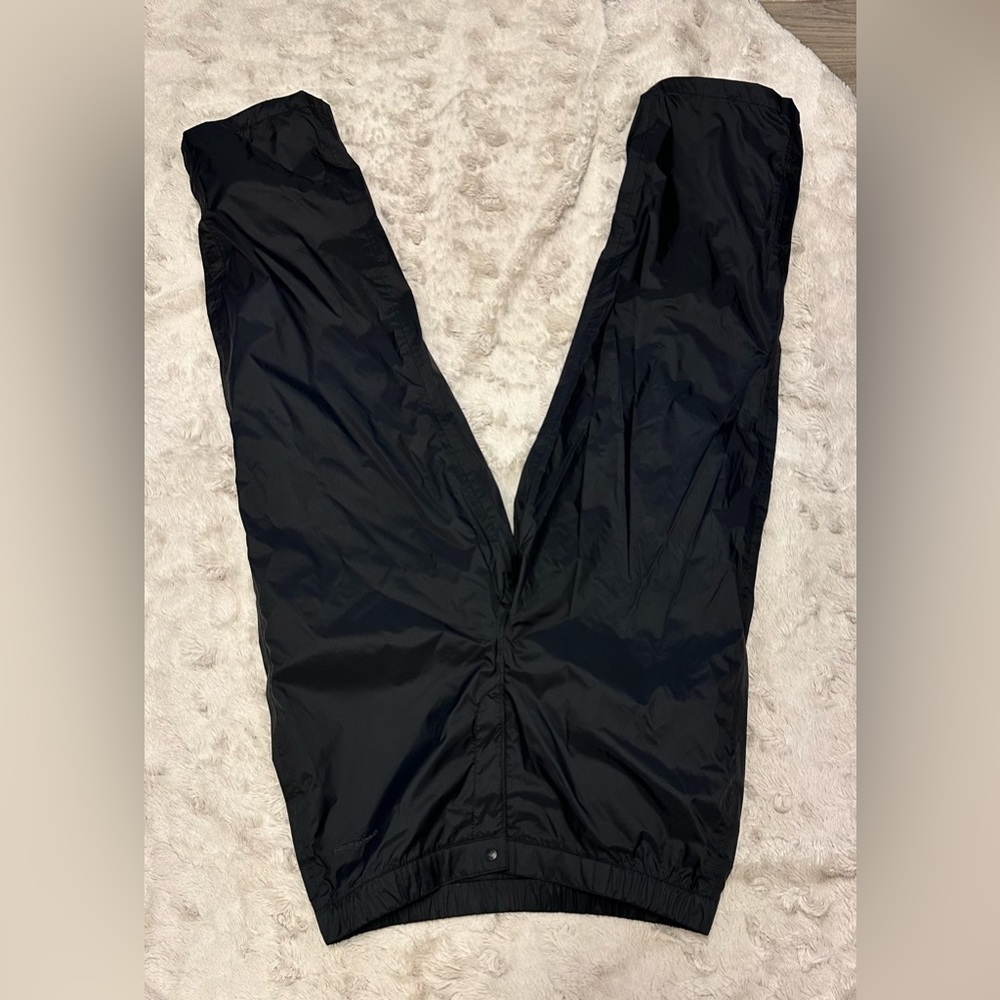 Columbia rain or wind pants
